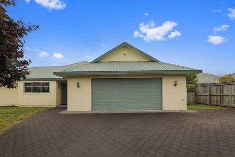 Photo of property in 44 Warwick Drive, Lynmore, Rotorua, 3010