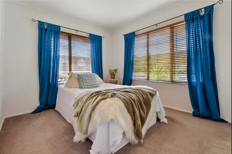 Photo of property in 28 Silkwood Grove, Totara Heights, Auckland, 2105