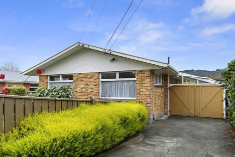 Photo of property in 5 Norana Road, Maoribank, Upper Hutt, 5018