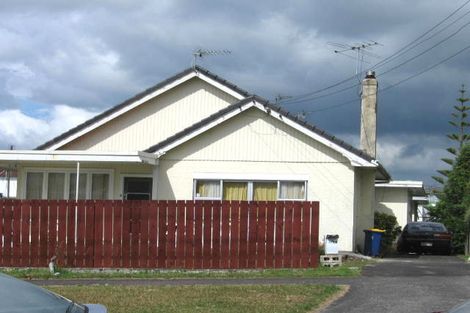 Photo of property in 54 Fruitvale Road, New Lynn, Auckland, 0600