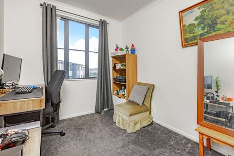 Photo of property in 65 Saddleback Crescent, Papakura, 2110