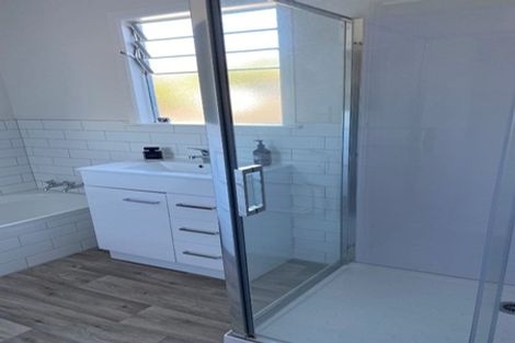 Photo of property in 23 Hogans Road, Glenfield, Auckland, 0629