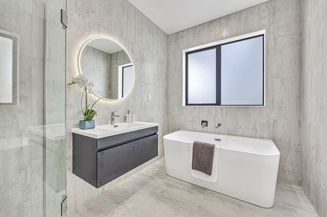 Photo of property in 4 Wheki Place, Swanson, 0614
