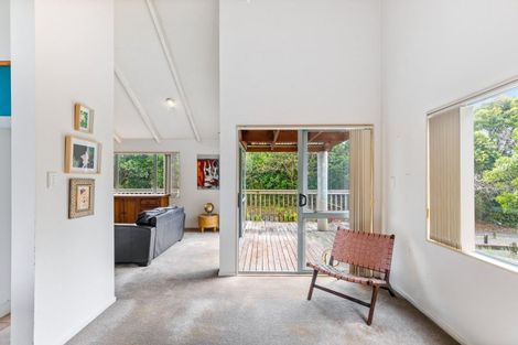 Photo of property in 90a Atkinson Road, Titirangi, Auckland, 0604