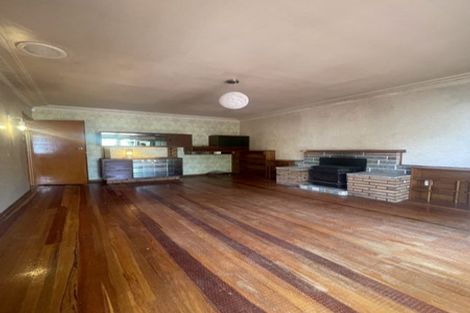 Photo of property in 98 Wharf Road, Te Atatu Peninsula, Auckland, 0610
