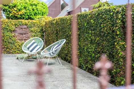 Photo of property in 2/6 Nikau Grove, Woburn, Lower Hutt, 5010