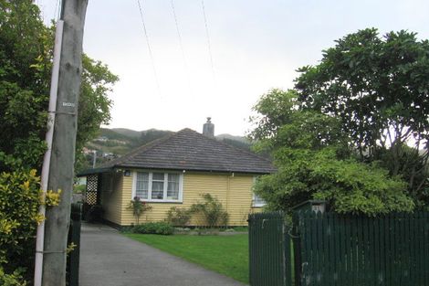 Photo of property in 21 Hinau Street, Tawa, Wellington, 5028