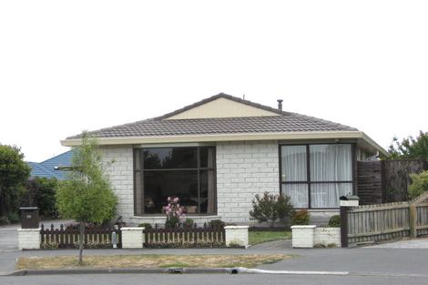 Photo of property in 12 Ludlow Place, Parklands, Christchurch, 8083