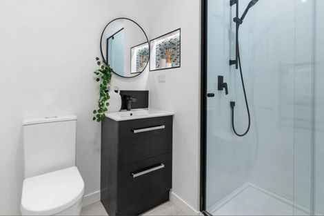 Photo of property in 1/6 Mira Place, Windsor Park, Auckland, 0632