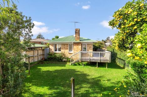 Photo of property in 30 Kereru Street, Henderson, Auckland, 0612