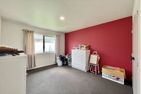 Photo of property in 37 Fraser Colman Grove, Wainuiomata, Lower Hutt, 5014