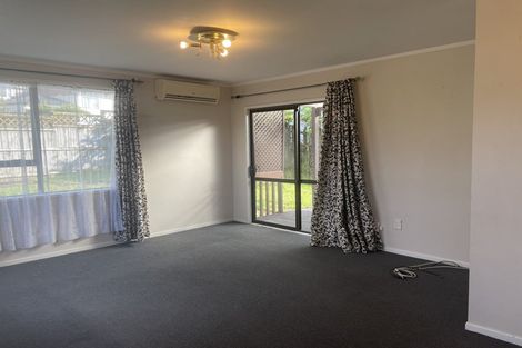 Photo of property in 10 Faram Place, Massey, Auckland, 0614