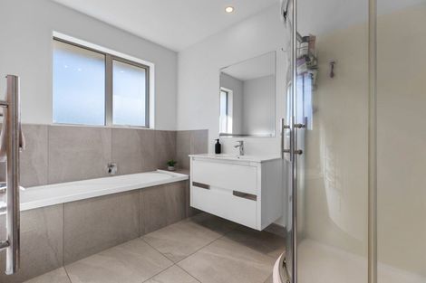 Photo of property in 46 Ballintoy Park Drive, Welcome Bay, Tauranga, 3175