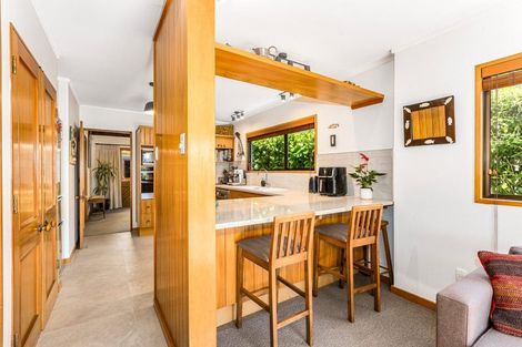 Photo of property in 146 Breaker Bay Road, Breaker Bay, Wellington, 6022