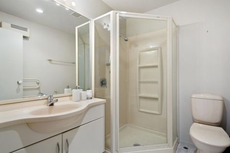 Photo of property in 2 Maunganui Road, Mount Maunganui, 3116