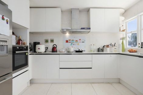 Photo of property in 1 Gamble Way, Massey, 0614