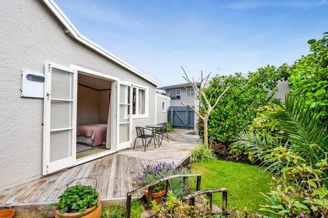 Photo of property in 210a Tukapa Street, Westown, New Plymouth, 4310