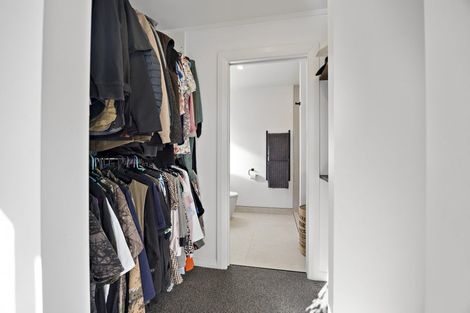 Photo of property in 44b Crosland Road, South Head, 0874