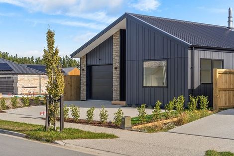 Photo of property in 36 Gillespie Street, Lake Hawea, 9382
