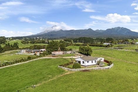 Photo of property in 1382 Carrington Road, Hurworth, New Plymouth, 4371