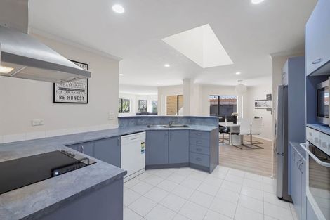 Photo of property in 18 Brittany Drive, Henderson, Auckland, 0612