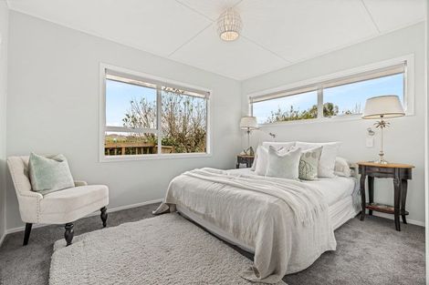 Photo of property in 25 Hawkes Access Road, Waitoki, Silverdale, 0994