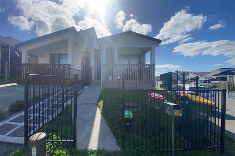 Photo of property in 3a Cronshaw Road, Karaka, Papakura, 2113