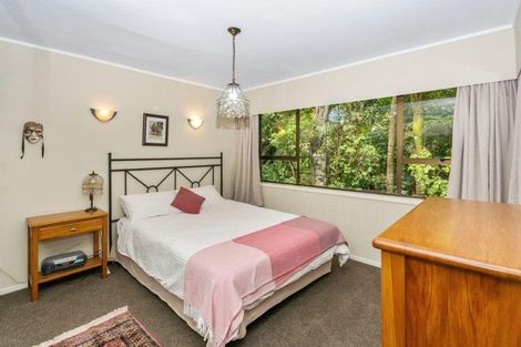 Photo of property in 130 Otitori Bay Road, Titirangi, Auckland, 0604
