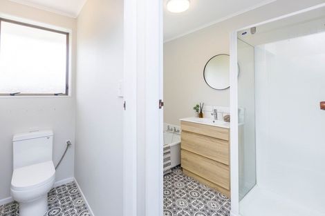 Photo of property in 21f1- Roband Crescent, Brown Owl, Upper Hutt, 5018