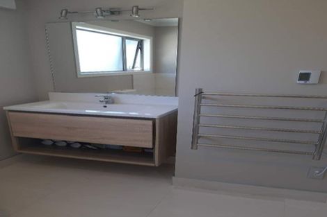 Photo of property in 113u3 Moorefield Road, Johnsonville, Wellington, 6037
