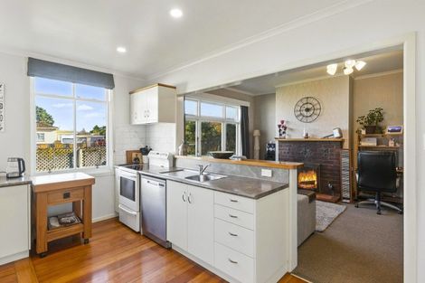 Photo of property in 2 Weraroa Road, Levin, 5510