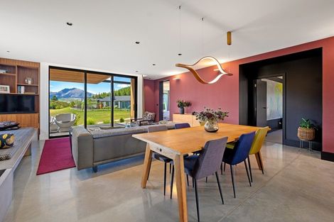 Photo of property in 5 Diamond Lane, Wanaka, 9305