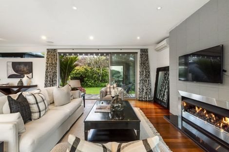 Photo of property in 26 Matheson Road, Red Beach, 0932