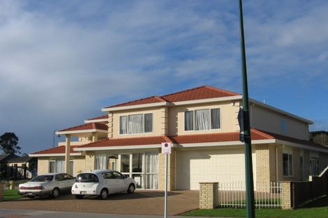 Photo of property in 38 Middlefield Drive, East Tamaki Heights, Auckland, 2016