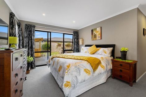Photo of property in 7 Aqua Way, Paraparaumu, 5032