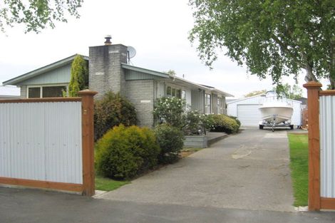 Photo of property in 8 Royleen Street, Casebrook, Christchurch, 8051