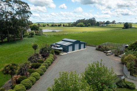Photo of property in 74 Wanganui Road, Marton, 4788