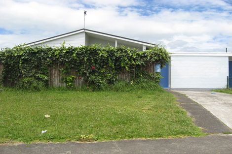 Photo of property in 1 Kemble Close, Mangere, Auckland, 2022