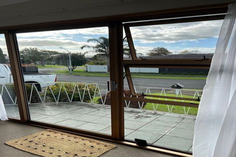 Photo of property in 1/9 Belmere Rise, Farm Cove, Auckland, 2012