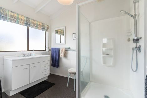 Photo of property in 104 Mayfair Avenue, Whangamata, 3620