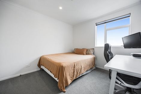 Photo of property in 25 Marine Parade, Hobsonville, Auckland, 0616