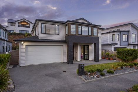 Photo of property in 10 Tawatawa Street, Long Bay, Auckland, 0630