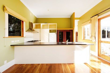Photo of property in 3 Harbour View Road, Northland, Wellington, 6012