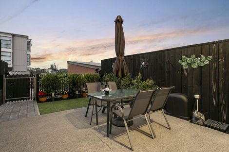 Photo of property in 62 Hobsonville Point Road, Hobsonville, Auckland, 0616