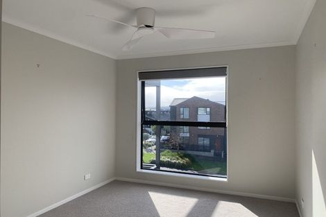 Photo of property in 3/2 Rangitamiro Place, Hobsonville, Auckland, 0616