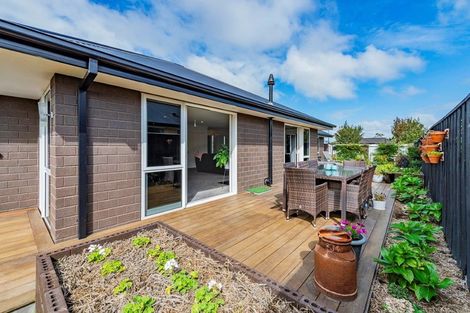 Photo of property in 2 Highworth Crescent, Rolleston, 7615