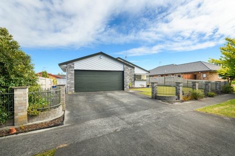 Photo of property in 10 Parnell Heights Drive, Kelvin Grove, Palmerston North, 4414