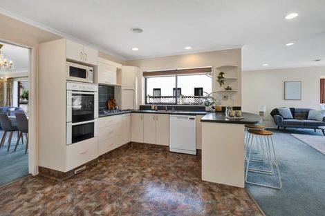 Photo of property in 102 Branch Road, Highlands Park, New Plymouth, 4312