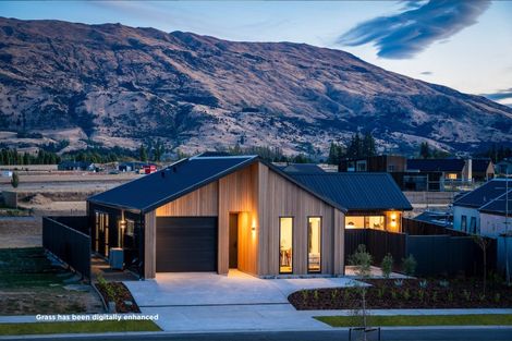 Photo of property in 6 Simpson Crescent, Wanaka, 9305