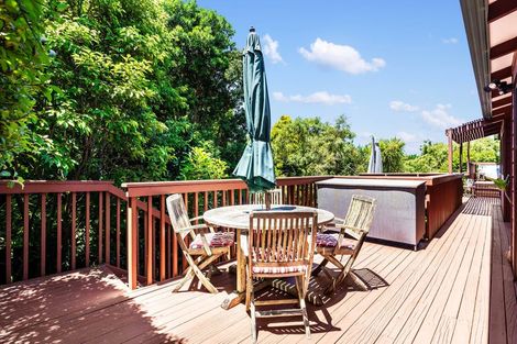 Photo of property in 7 Helvetia Drive, Browns Bay, Auckland, 0630